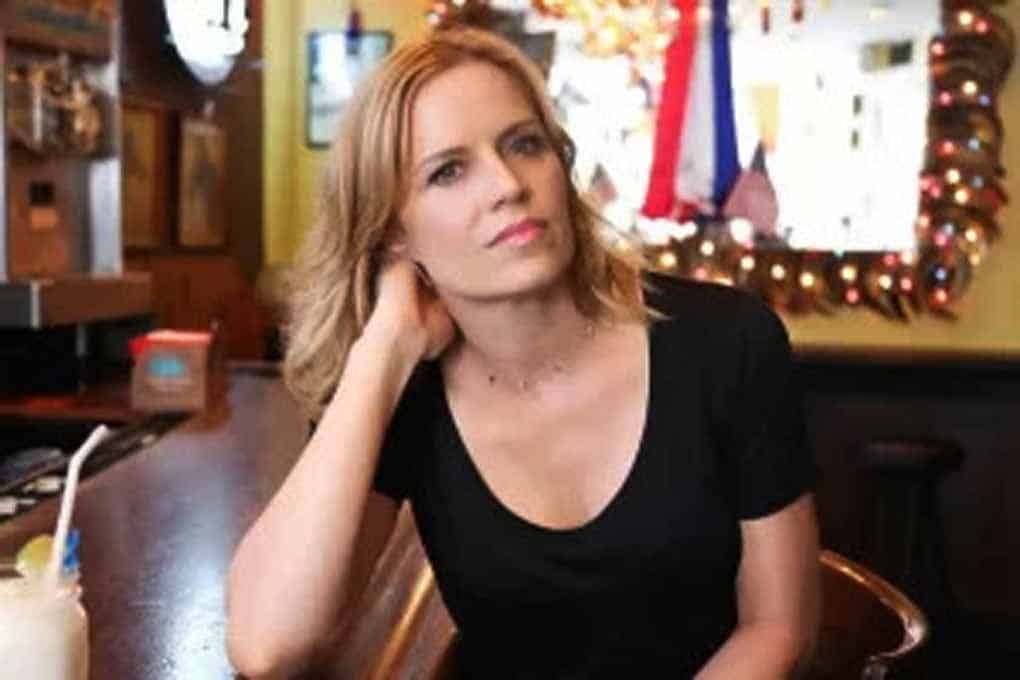 Kim Dickens bio