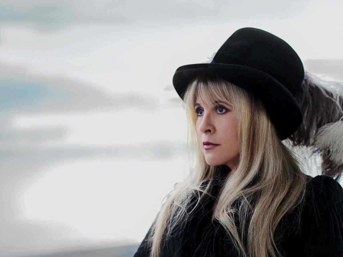 Stevie Nicks hight