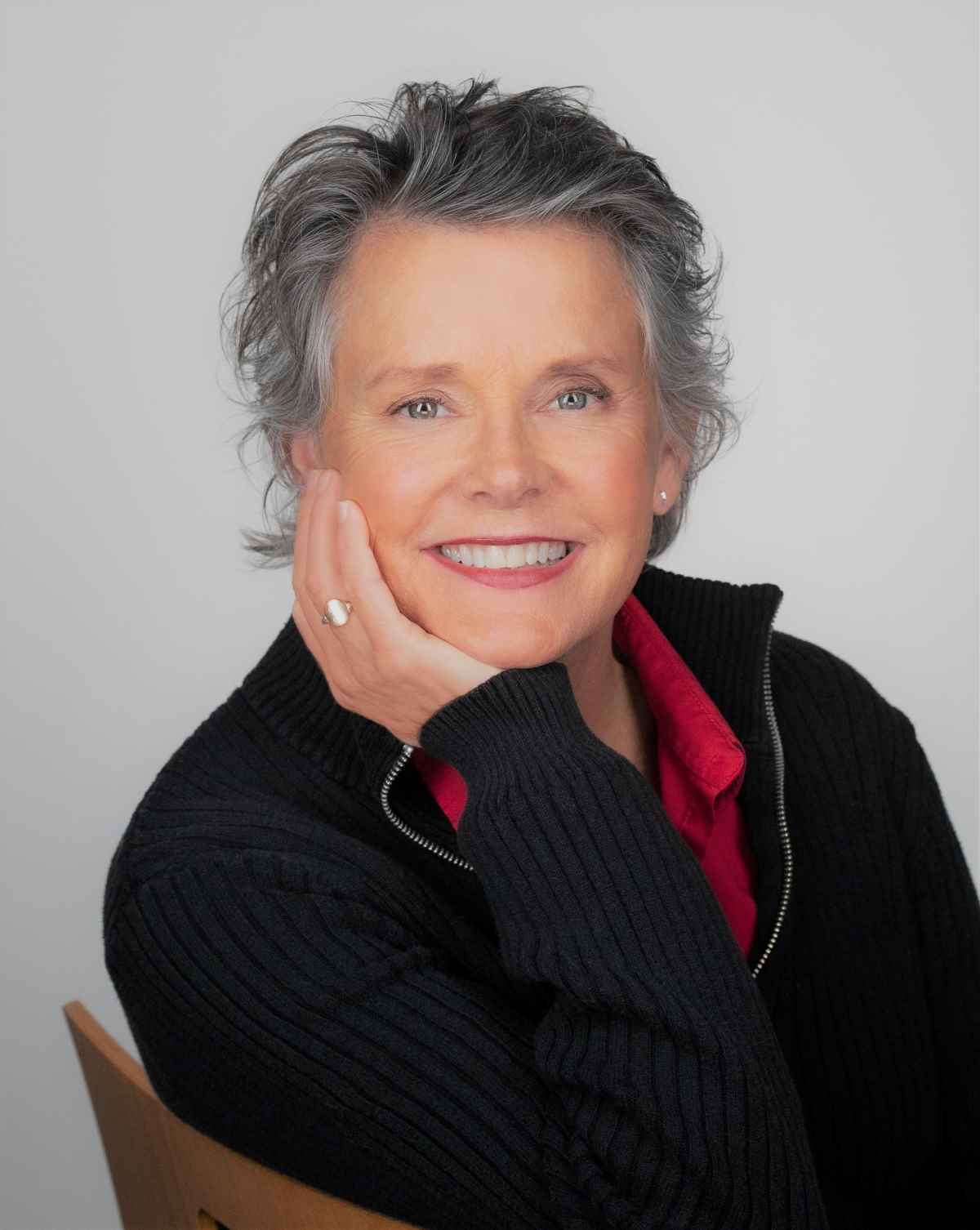 Amanda Bearse bio