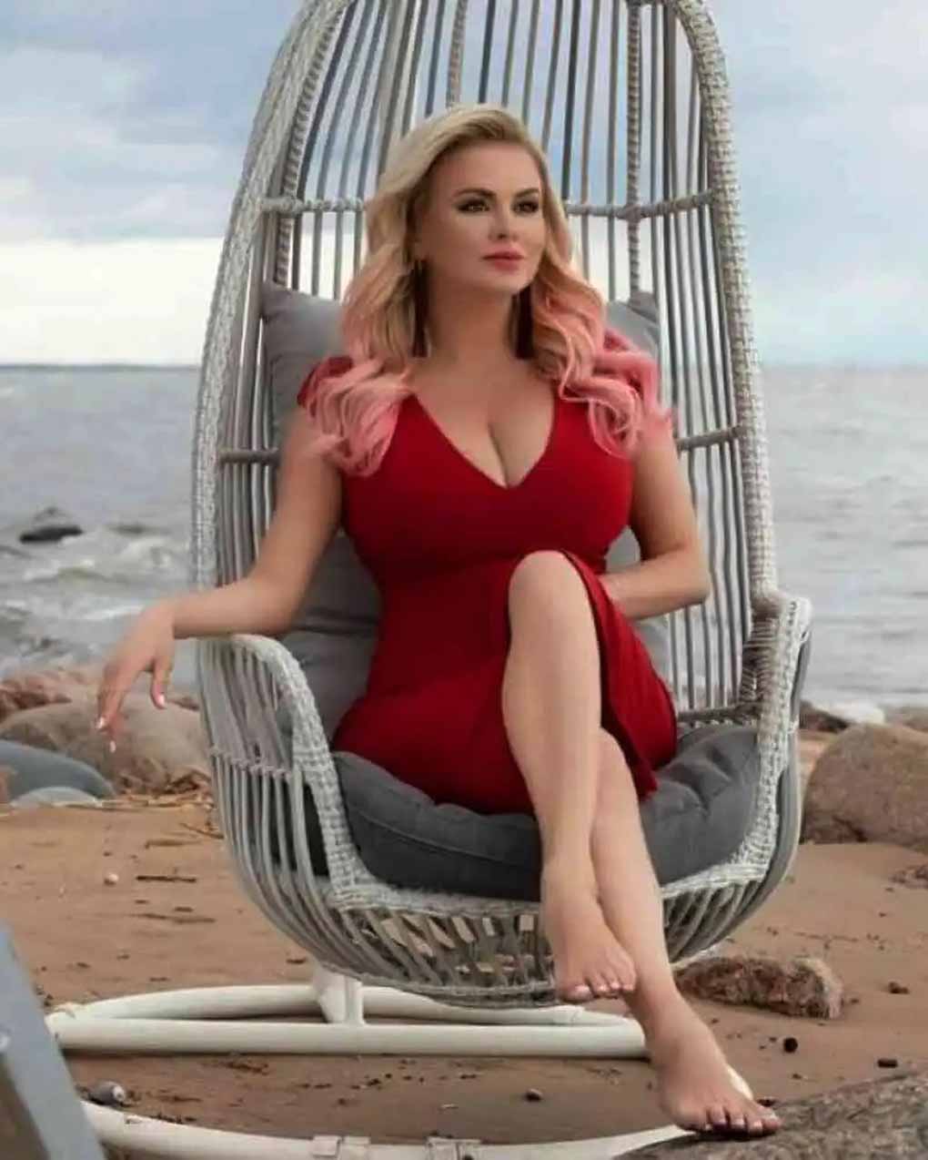 Anna Semenovich age