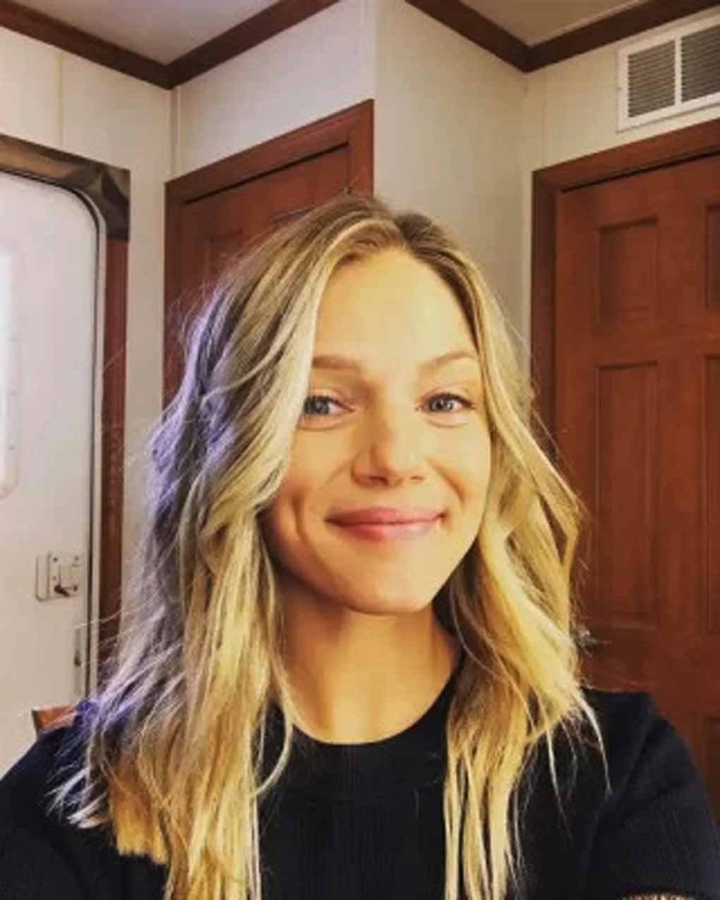 Tracy Spiridakos bio