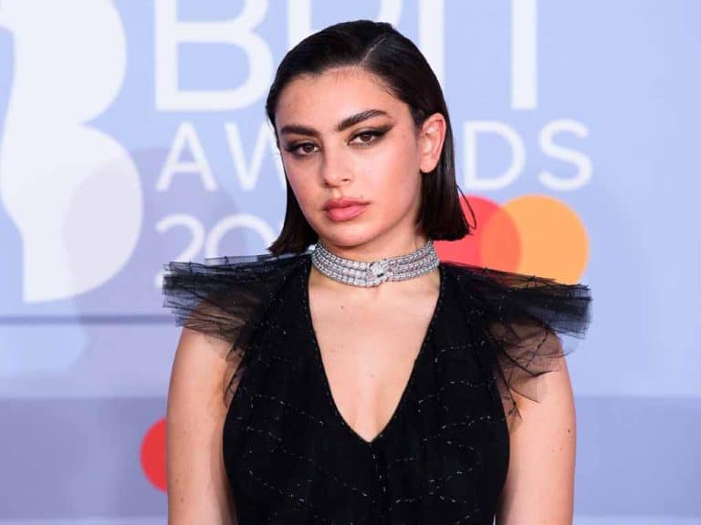 Charli XCX Measurements, Bio, Height, Shoe, Instagram, And FAQs!