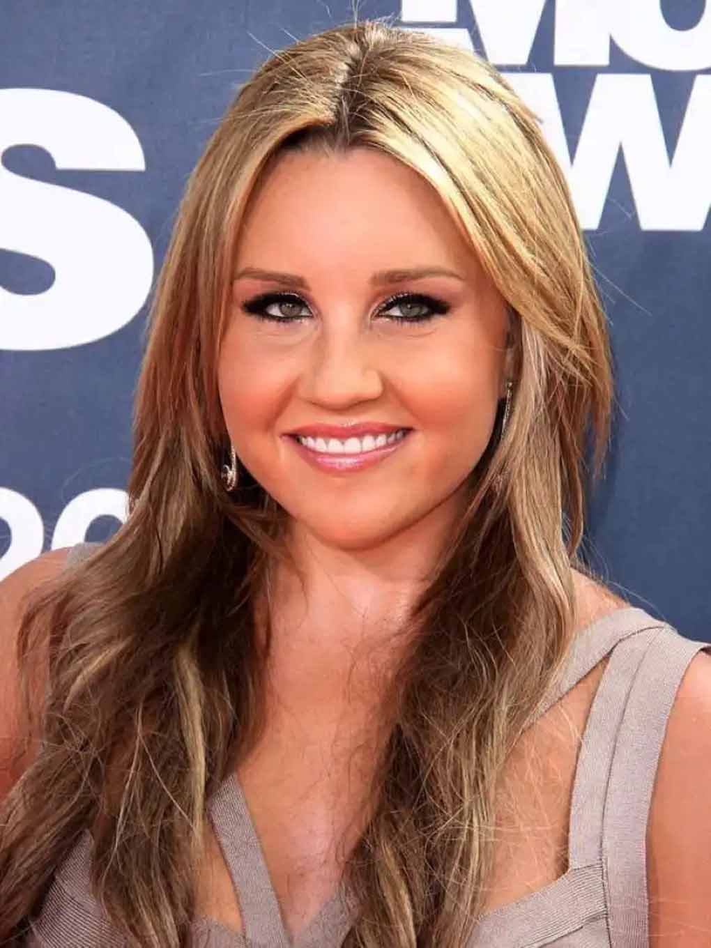 Details about Amanda Bynes measurements, age, public breakdown, and her