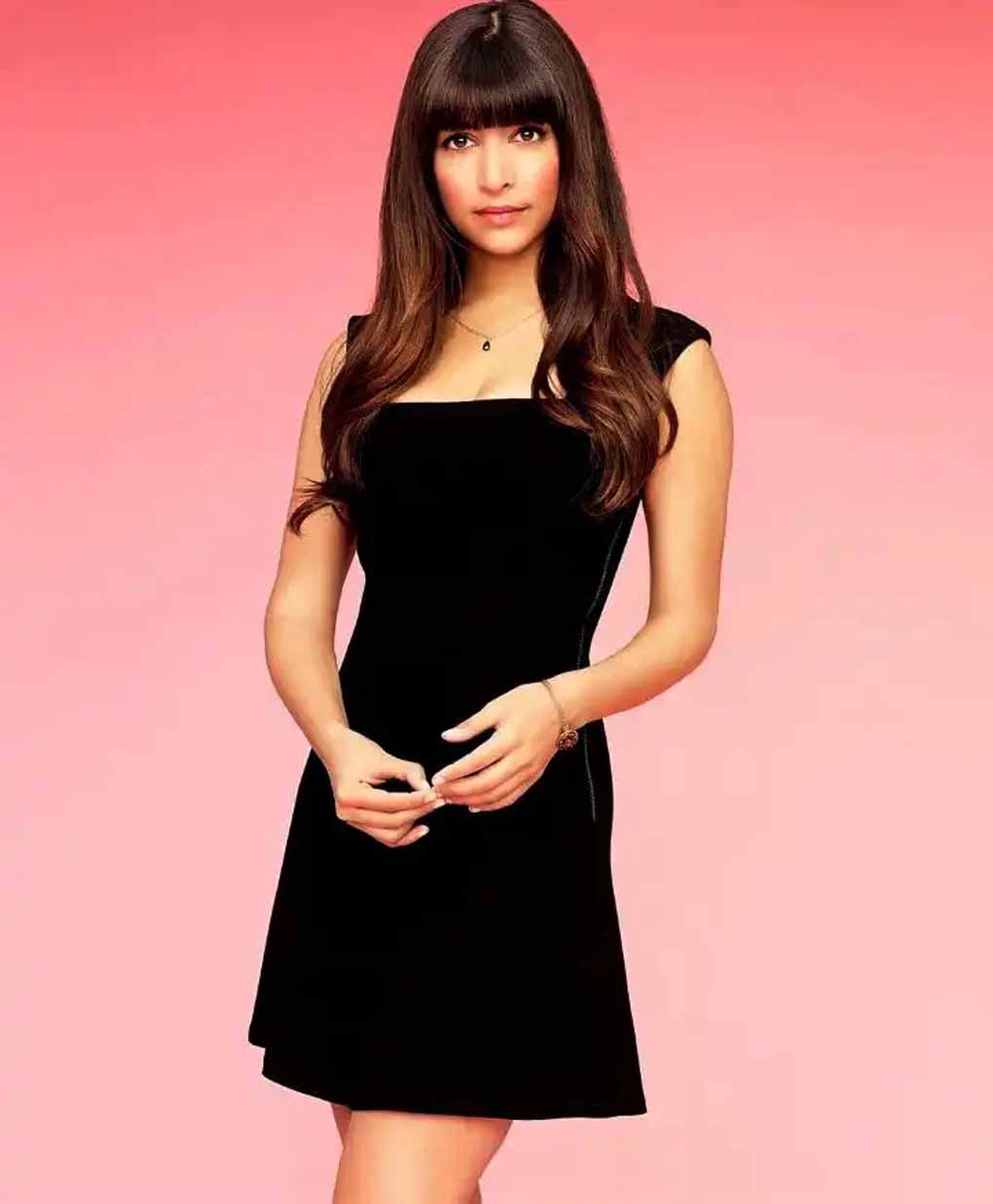 Hannah Simone height