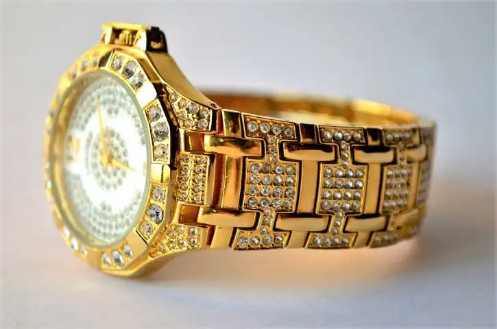 watch-wrist-wristwatch-gold-band-